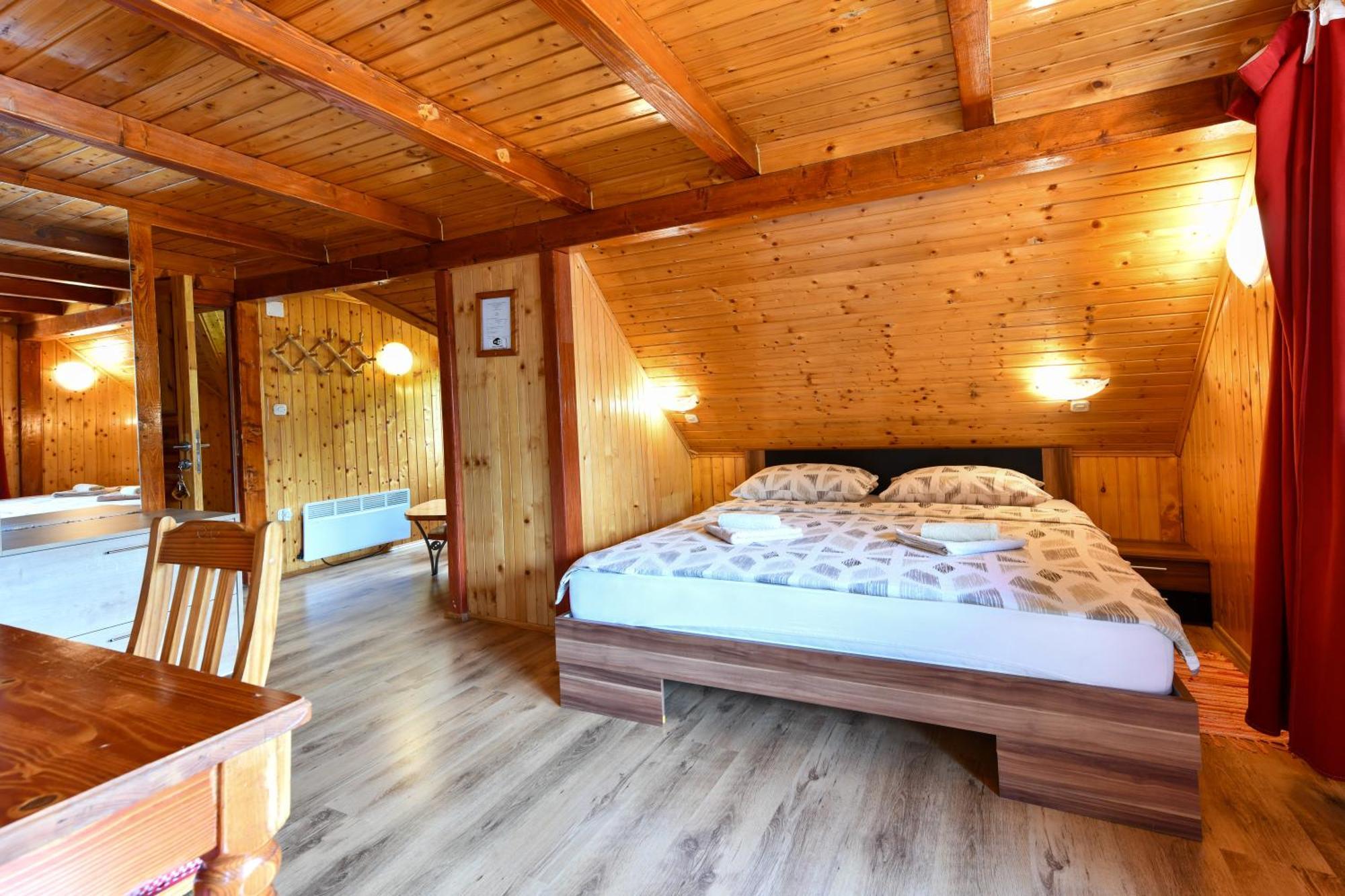 Guest House Martin Korana Exterior foto